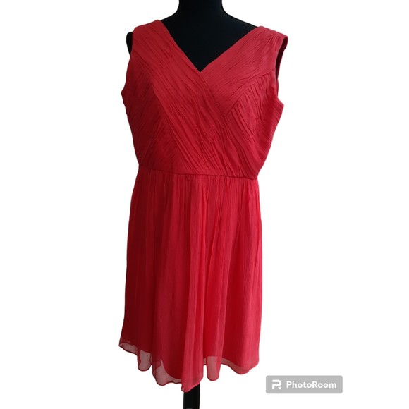 Donna Morgan 100% Silk Textured A Line Dress Red Lined Size 12 Sleeveless Zipper - Picture 1 of 8